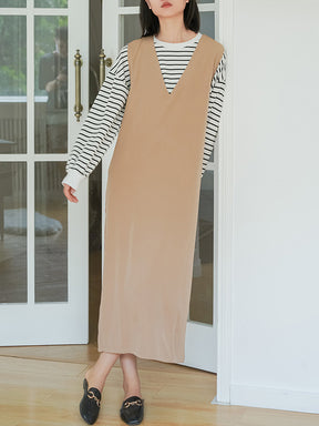 Casual A-Line Sleeveless Solid Color V-Neck Midi Dresses