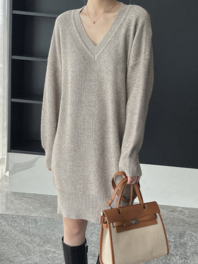 Simple Loose Long Sleeves Solid Color V-Neck Sweater Dresses